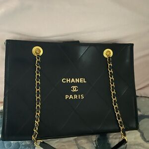 CHANEL Black Quilted Leather Shoulder Tote with Gold Chain